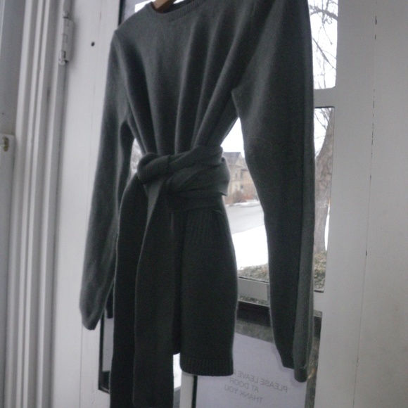 Women's or Girl's Cashmere Tunic - Picture 2 of 9